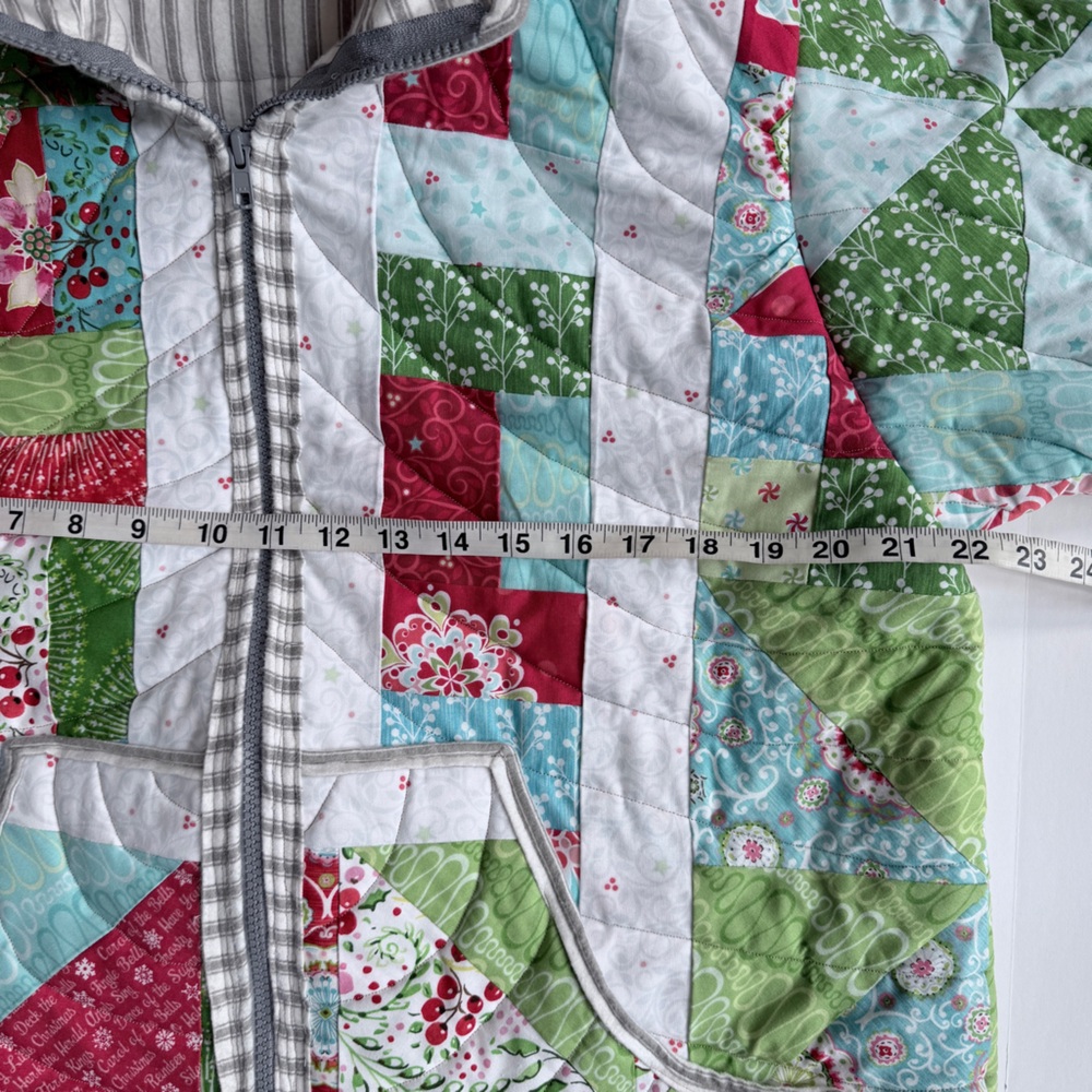 Hand Made Patchwork Christmas Winter Team Quilt Jacket with Hood Size M/L - Picture 10 of 14